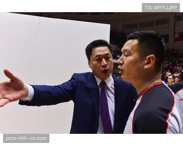 拉人犯规裁判视角：身体接触与控制界限